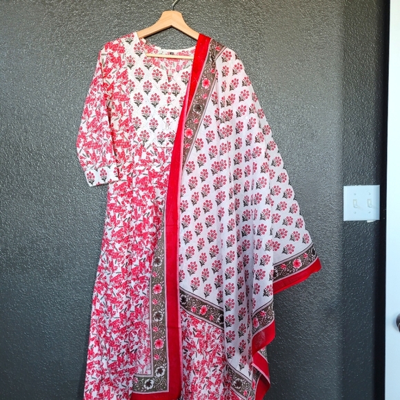 Indian/Pakistani Cotton Anarkali with dupatta - Picture 1 of 4